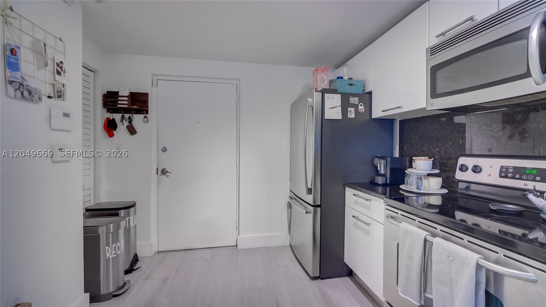 LOFTS AT MAYFAIR CONDO - Residential Lease