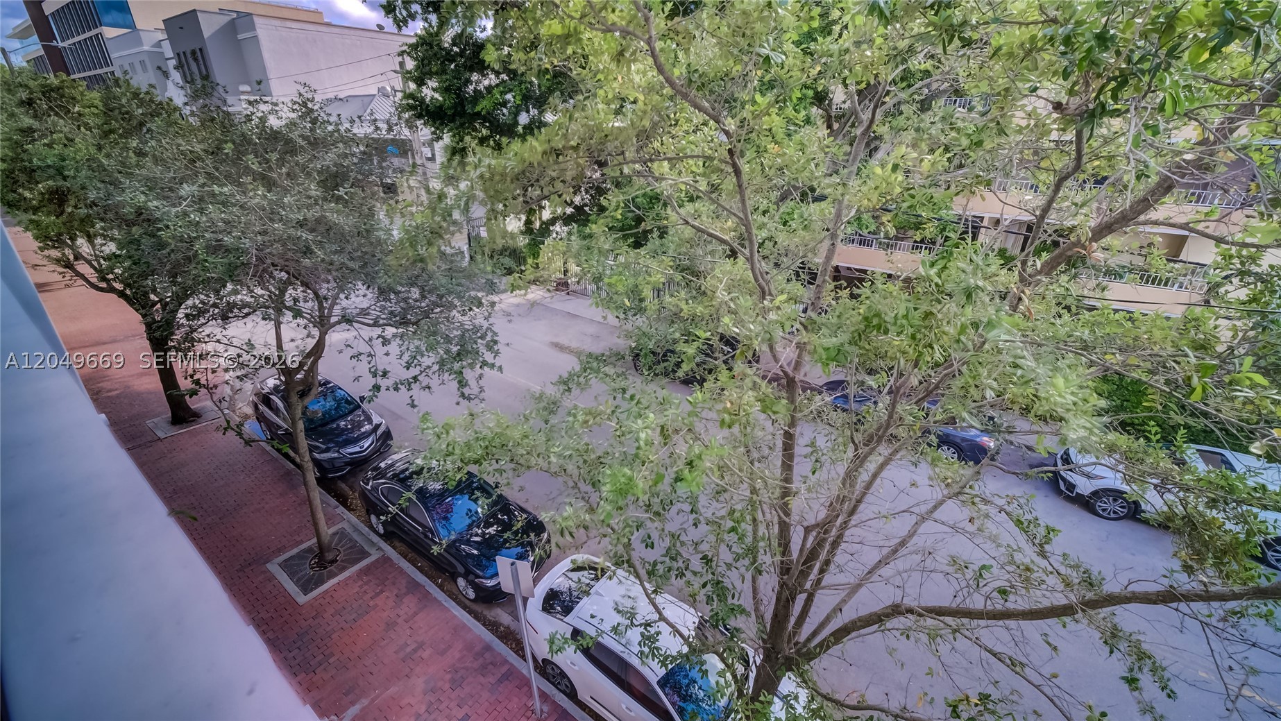 LOFTS AT MAYFAIR CONDO - Residential Lease