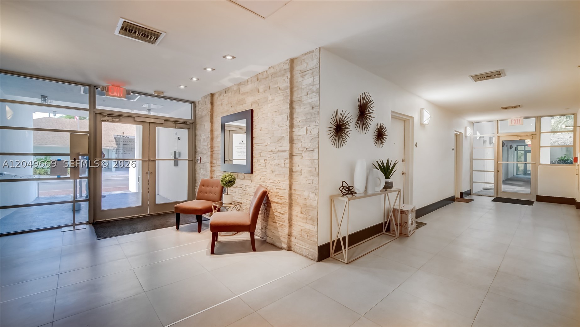 LOFTS AT MAYFAIR CONDO - Residential Lease