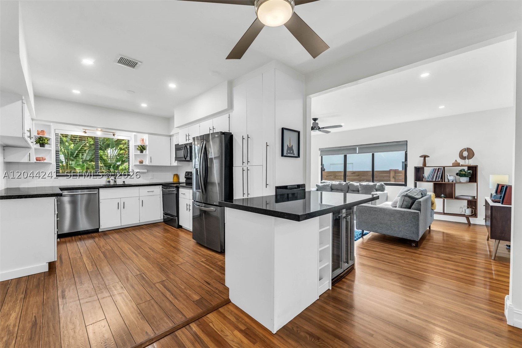 SILVER BLUFF EST-SEC B - Residential