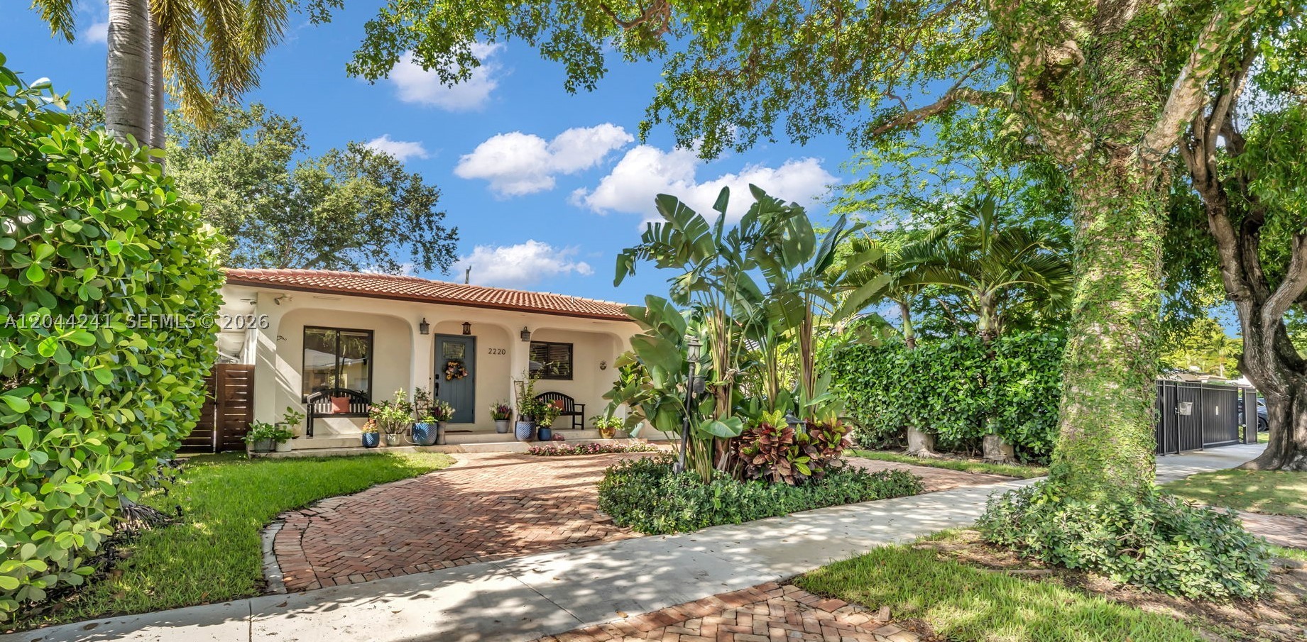 SILVER BLUFF EST-SEC B - Residential