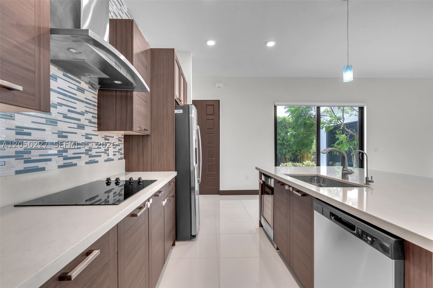 DUNNWOODY LAKE - Residential