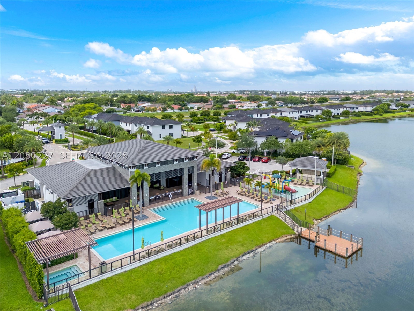 DUNNWOODY LAKE - Residential