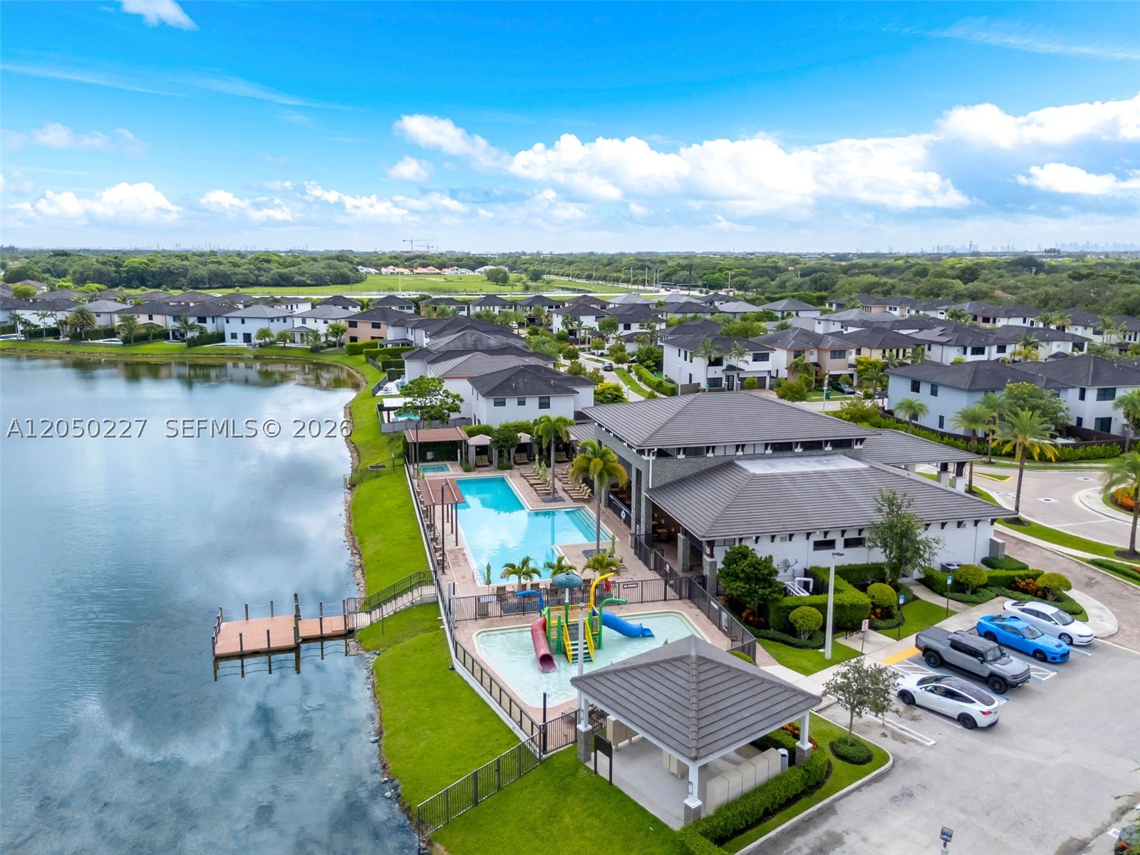DUNNWOODY LAKE - Residential