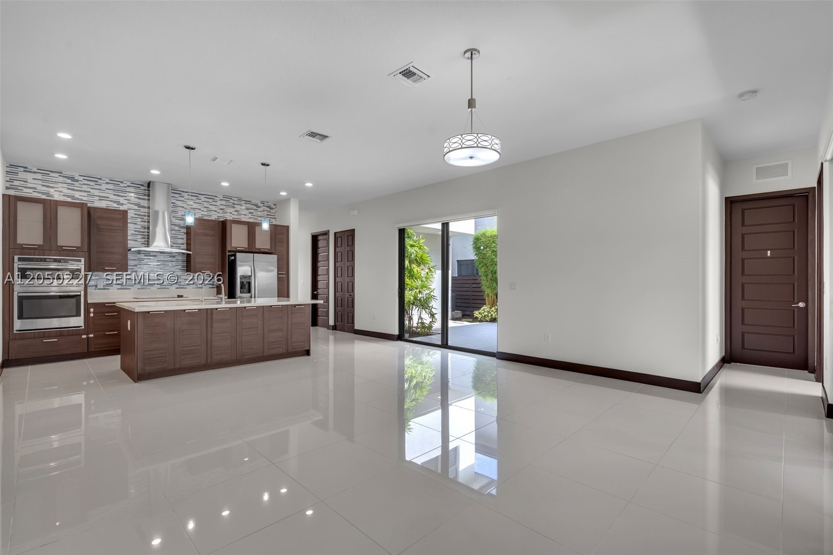 DUNNWOODY LAKE - Residential