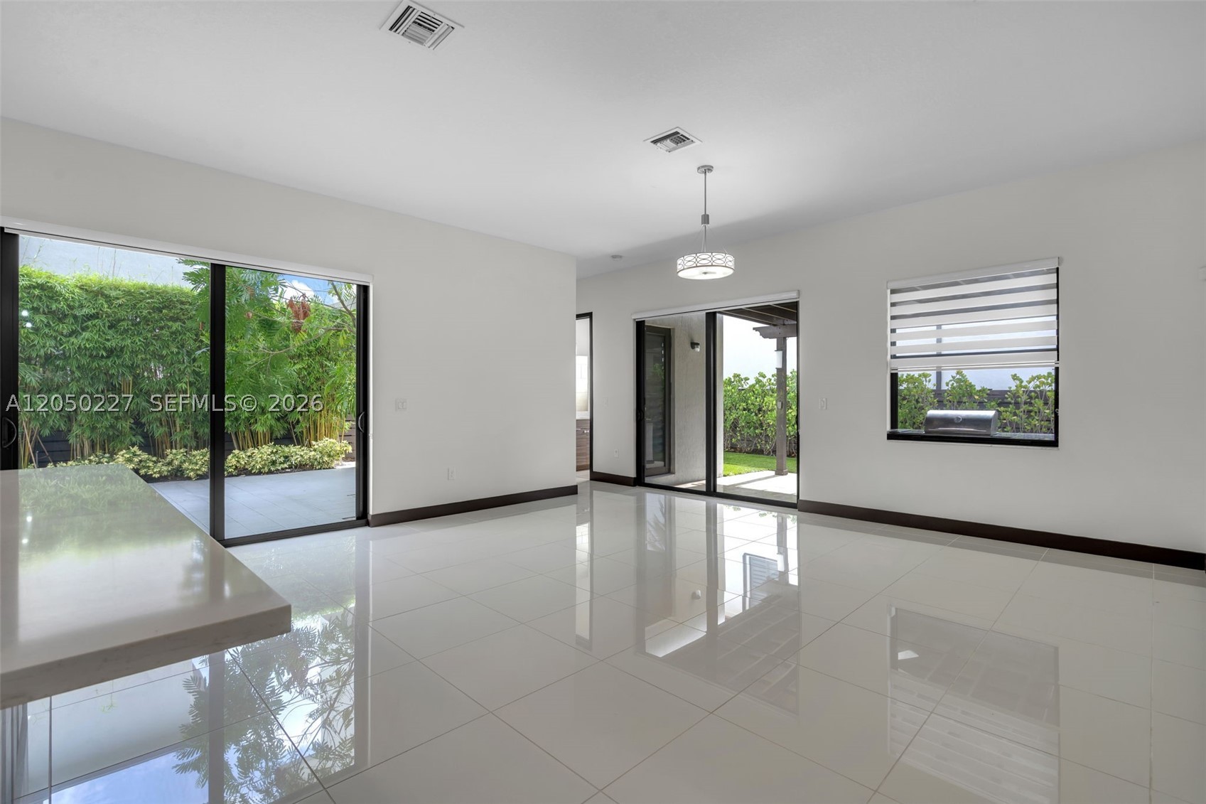 DUNNWOODY LAKE - Residential