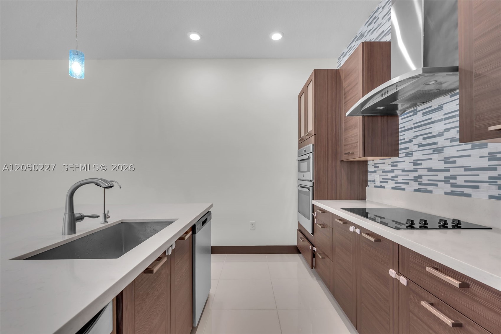 DUNNWOODY LAKE - Residential