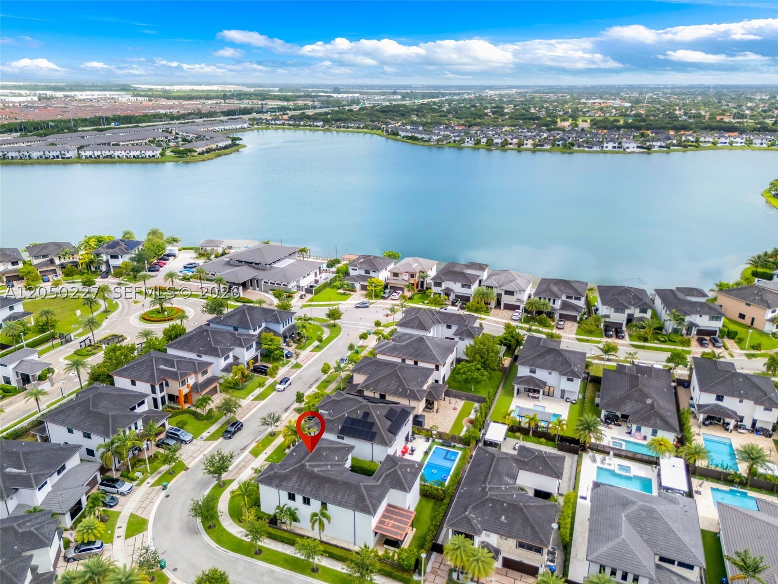 DUNNWOODY LAKE - Residential