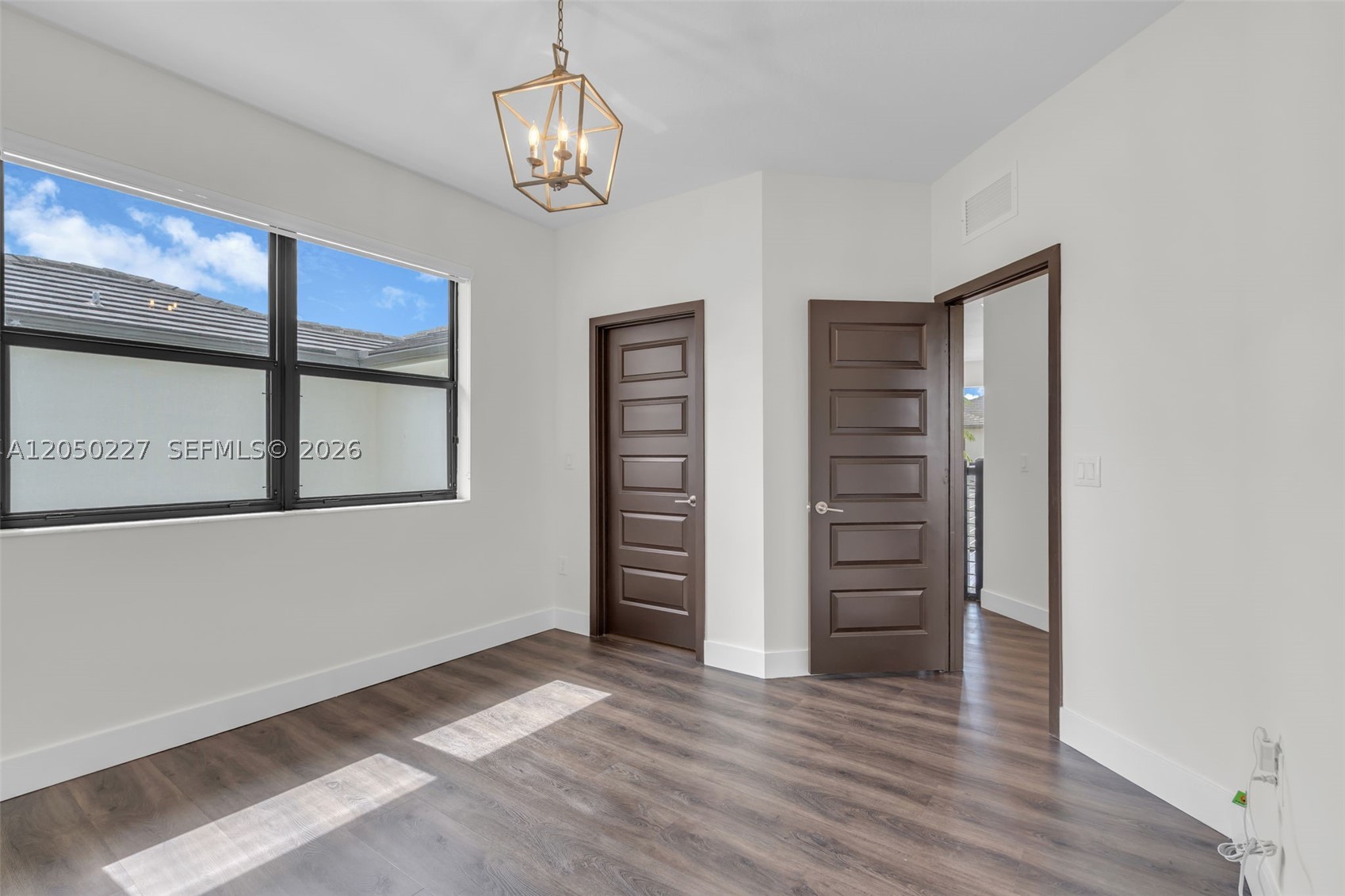 DUNNWOODY LAKE - Residential