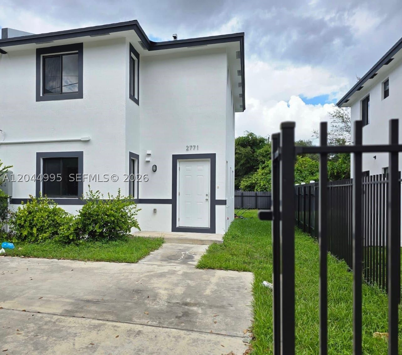 Be the first to live in this brand-new rental! This beautiful home features modern finishes, an open and bright layout, an in-unit washer and dryer, and a private patio perfect for relaxing or hosting BBQs. Enjoy a quick and easy approval process, making your move hassle-free. Move-in ready and waiting for you to call it home!