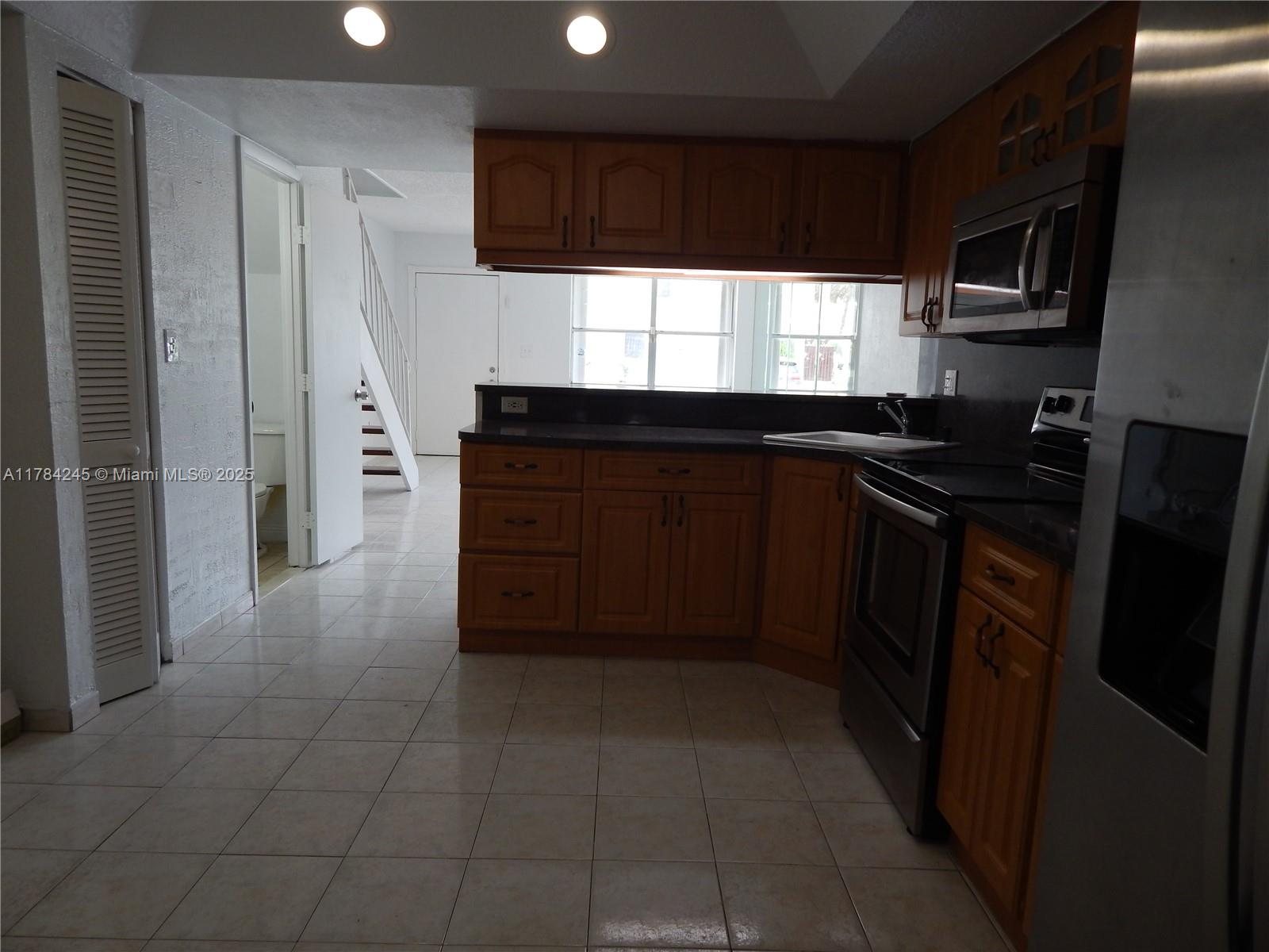 OASIS EN MANGO HILL CONDO - Residential Lease