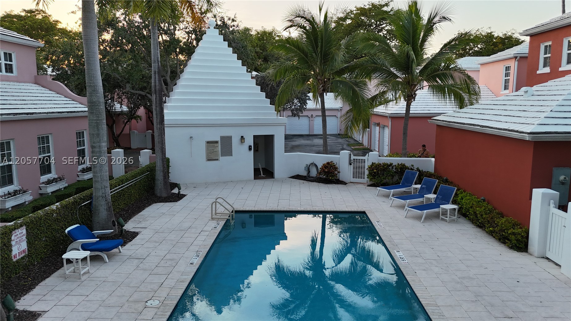 BERMUDA VLG AT CORAL GABL - Residential