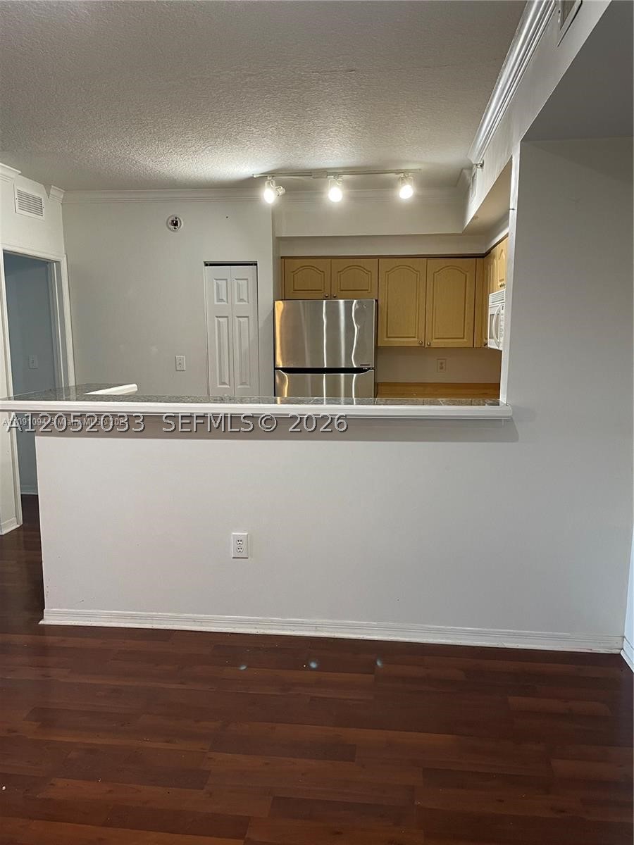 GABLES COURT CONDO - Residential Lease