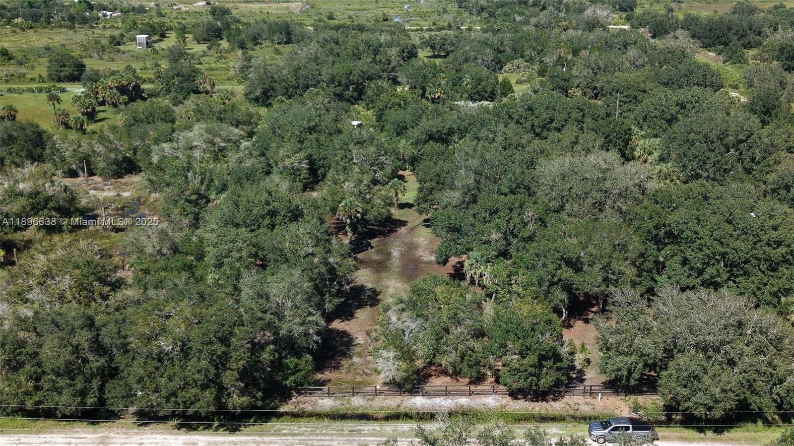 OKEECHOBEE - Land