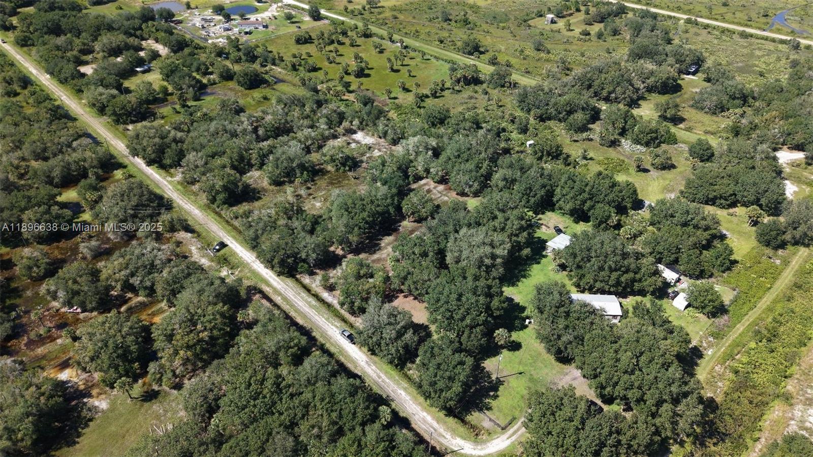 OKEECHOBEE - Land