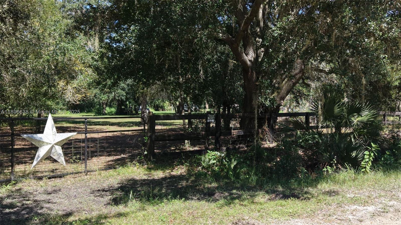 OKEECHOBEE - Land