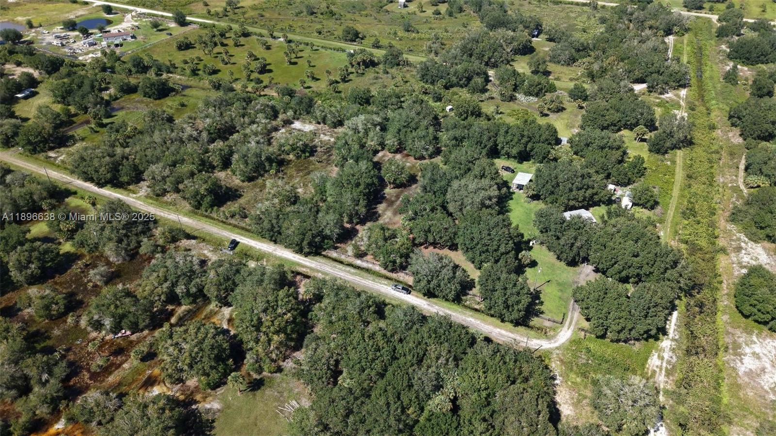 OKEECHOBEE - Land