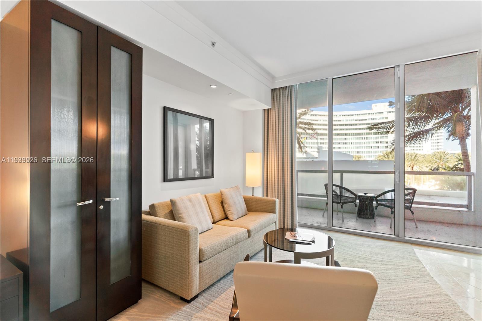 FONTAINEBLEAU III - Residential
