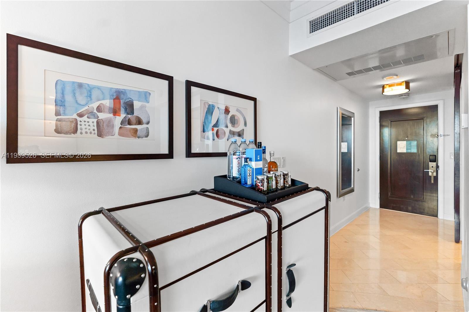 FONTAINEBLEAU III - Residential