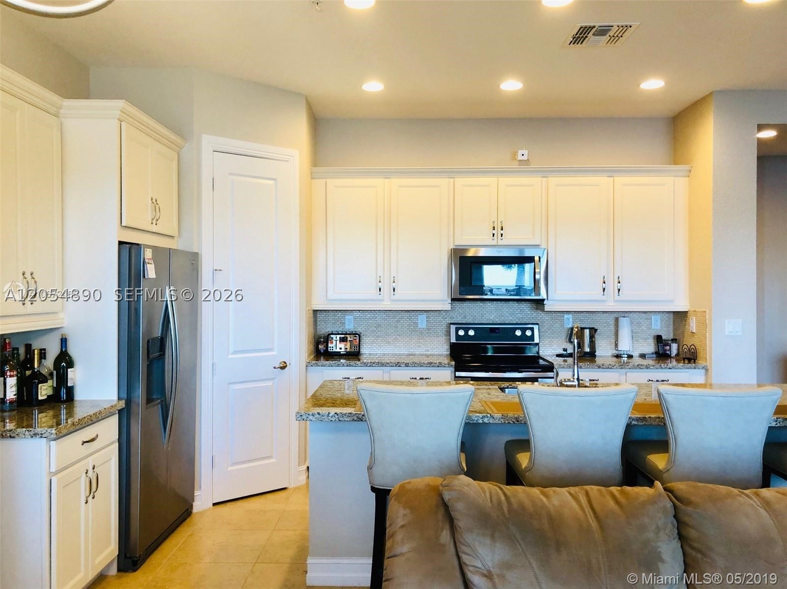 PEMBROKE LAKES SOUTH - Residential Lease