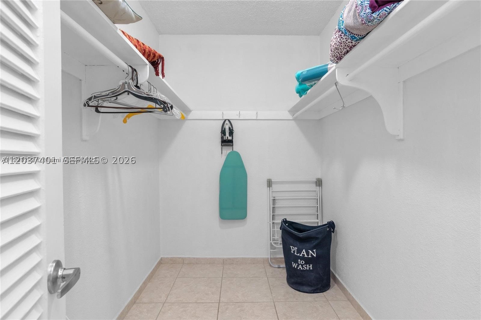 ALEXANDER TOWERS CONDO - Residential Lease