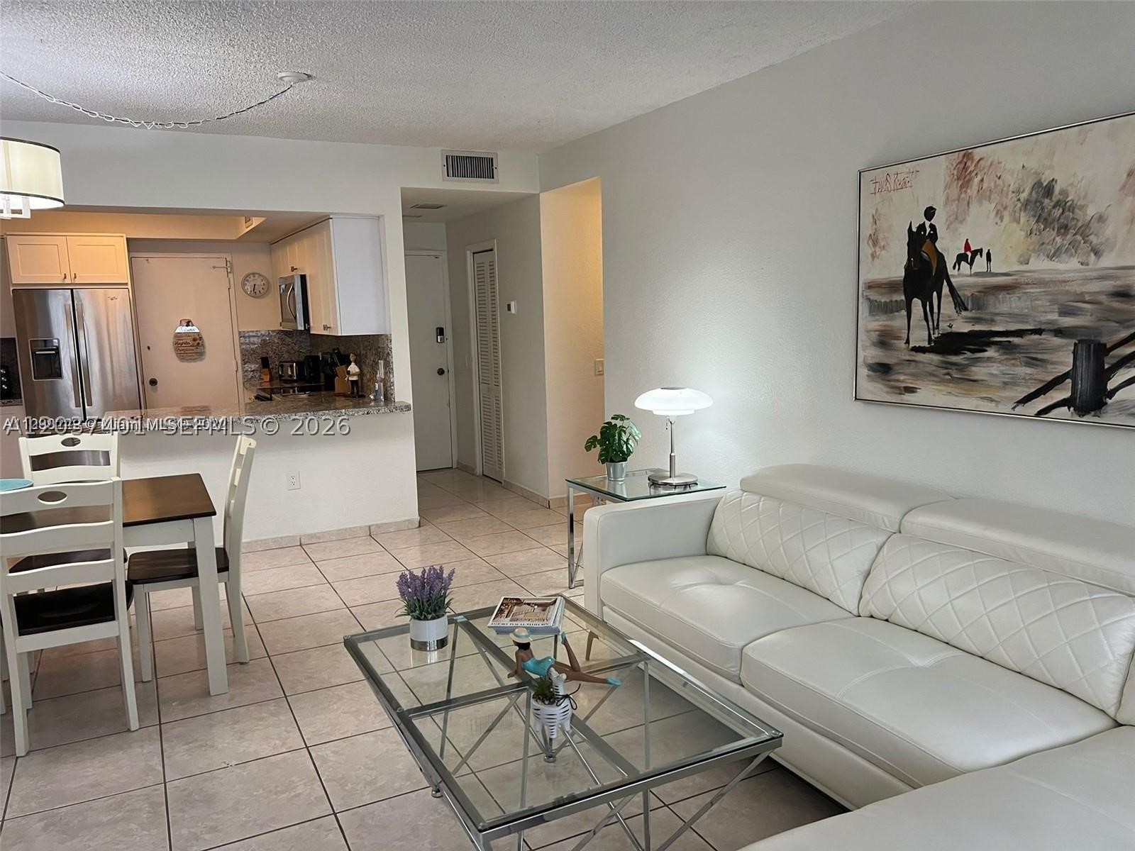 ALEXANDER TOWERS CONDO - Residential Lease