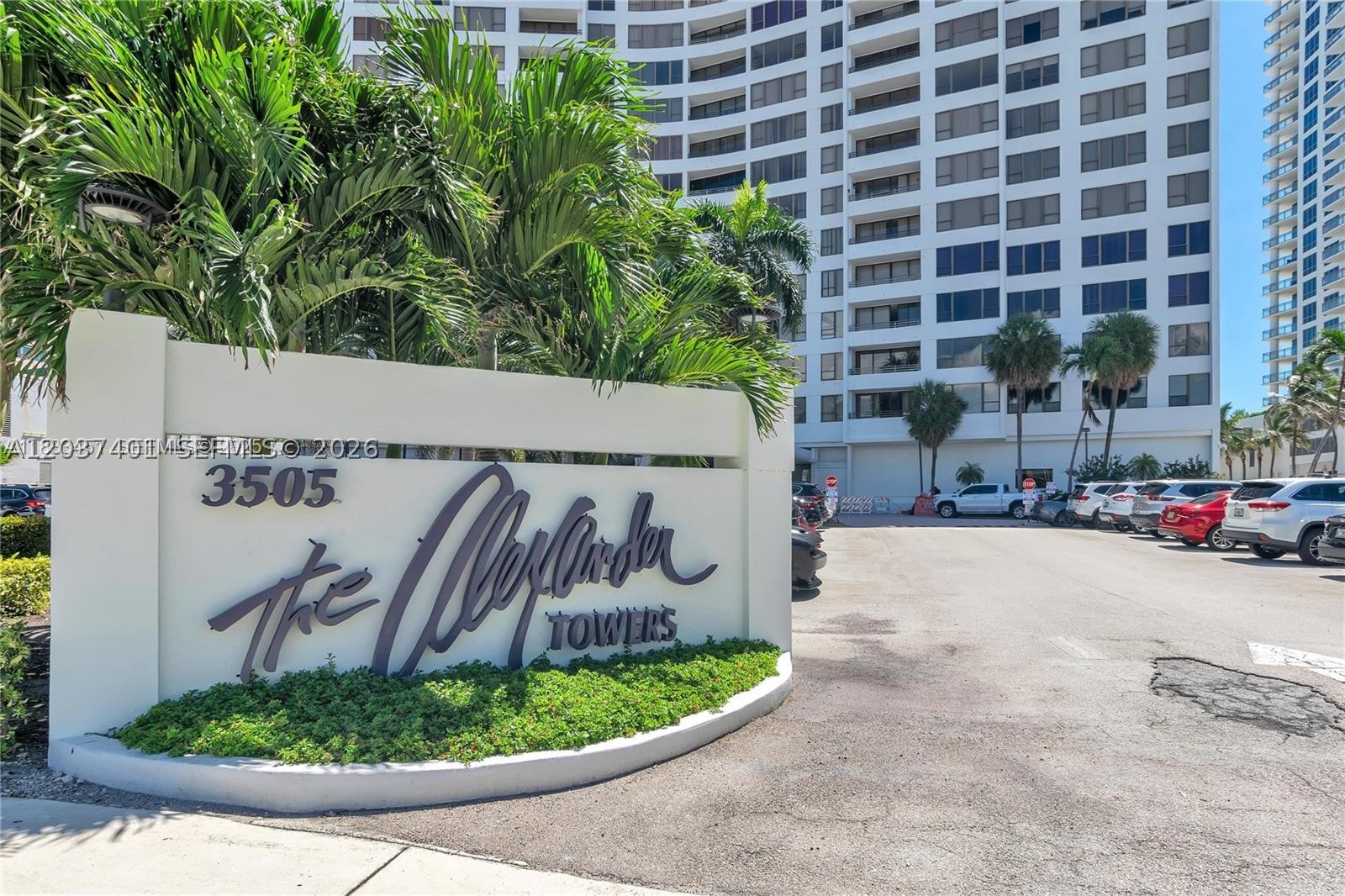 EXPIRIENCE BEACHFRONT LIVING AT IST FINEST IN THIS SPACIOUS 2 BED, 2BATH UNIT LOCATED IN A PREMIER
OCEANFRONT BUILDING IN HOLLYWOOD. ENJOY THE COVENIENCE OF DIRECT BEACH ACCESS, THIS WLL MAINTAINED UNIT FEATURES OPEN FLOOR PLAN, AMPLE NATURAL LIGH, AND A PRIVATE BALCONY PERFECT FOR SOAKING IN THE SEA BREEZE. RENT PRICE INCLUDES WIFI, BASIC CABLE, ELECTRICITY UP TO $150, AND WATER. THE BUILDING FEATURES A POOL, FITNESS CENTER, VALET SERVICES AND 24/7 SECURITY. IDEALLY SITUATE JUST MINUTES FROM THE HOLLYWOOD BROADWALK, FINE DININGM SHOPPING AND ENTERTAIMENT.