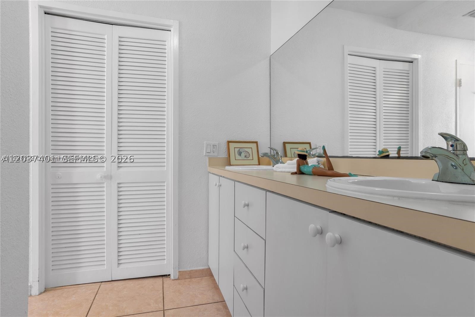 ALEXANDER TOWERS CONDO - Residential Lease