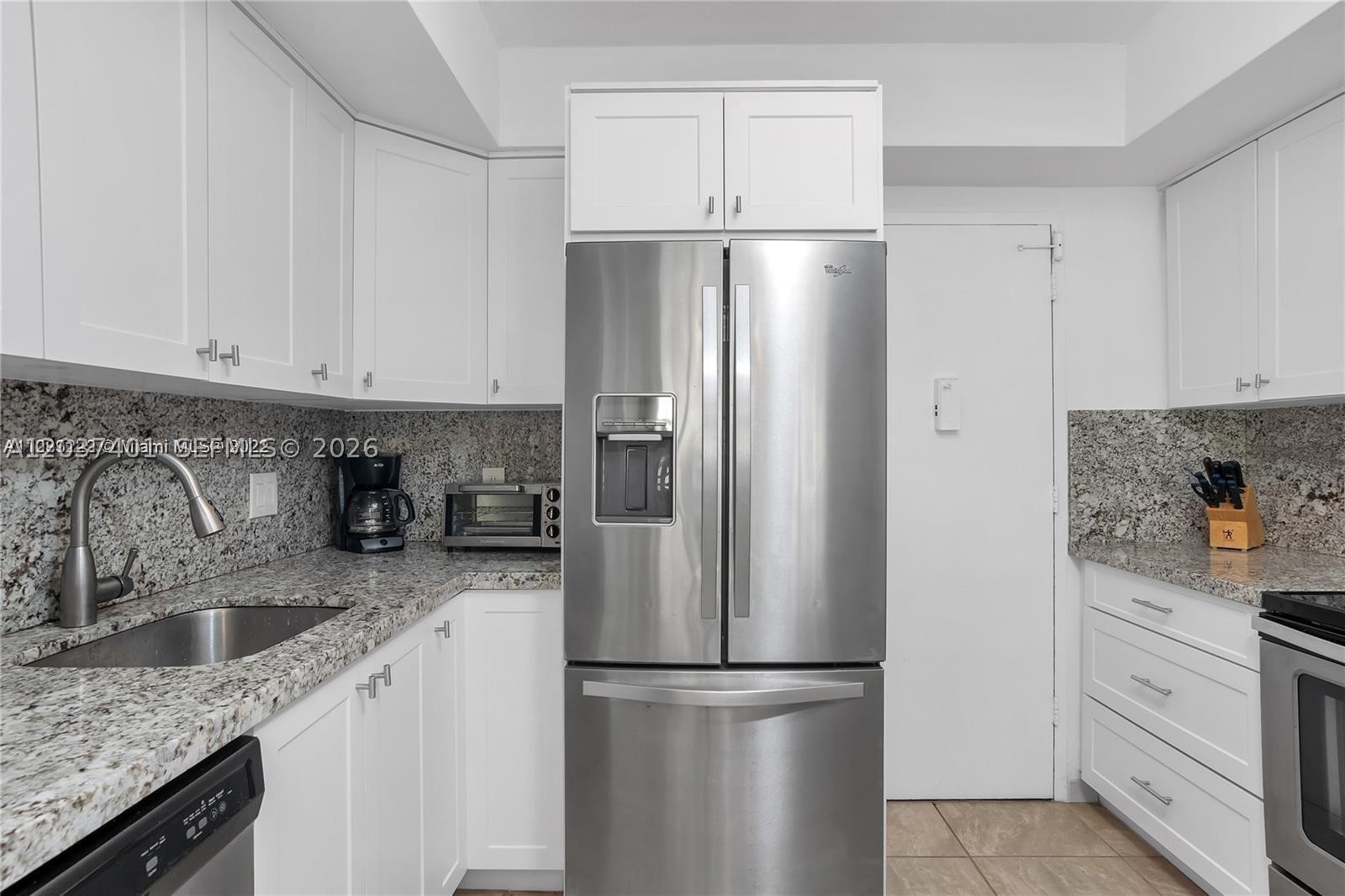ALEXANDER TOWERS CONDO - Residential Lease
