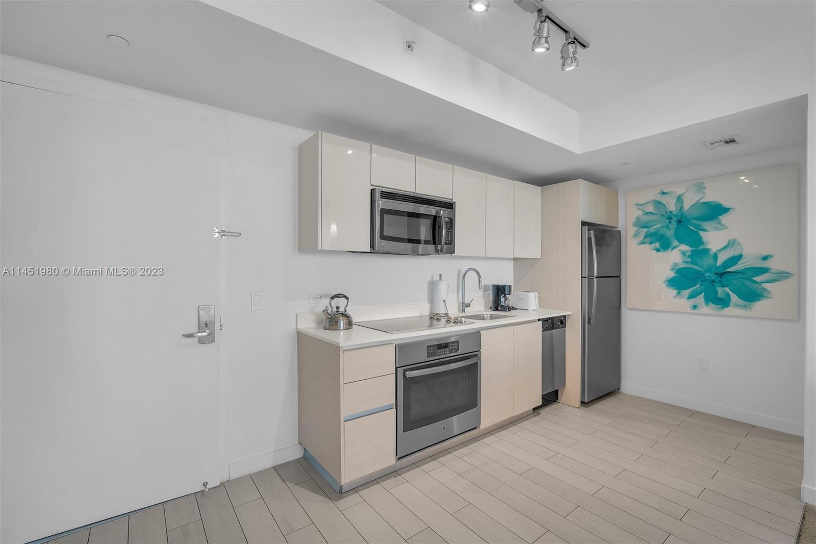 BEACHWALK CONDOMINIUM - Residential
