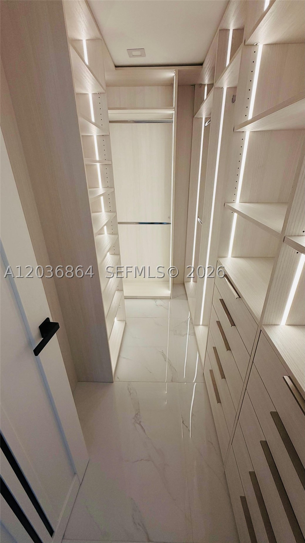 WINSTON TOWER 300 CONDO - Residential Lease