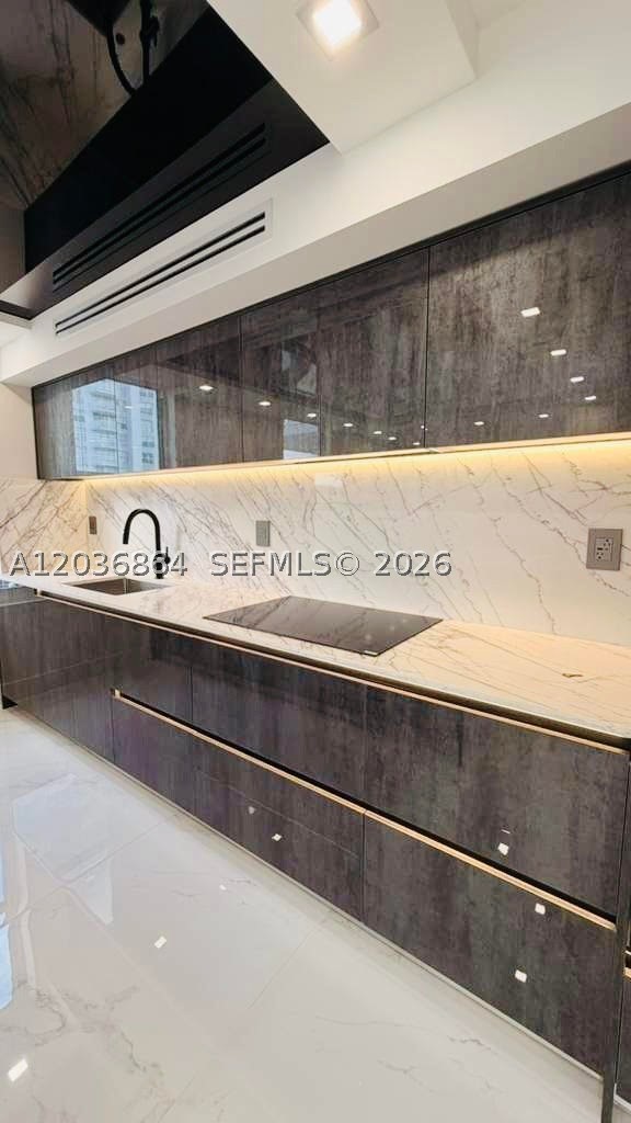 WINSTON TOWER 300 CONDO - Residential Lease