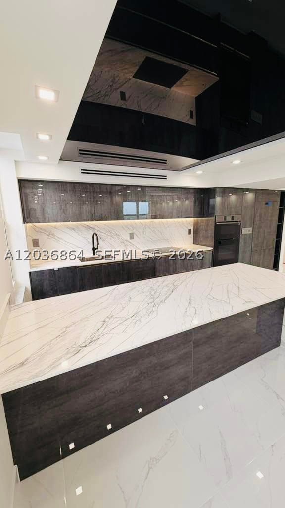 WINSTON TOWER 300 CONDO - Residential Lease