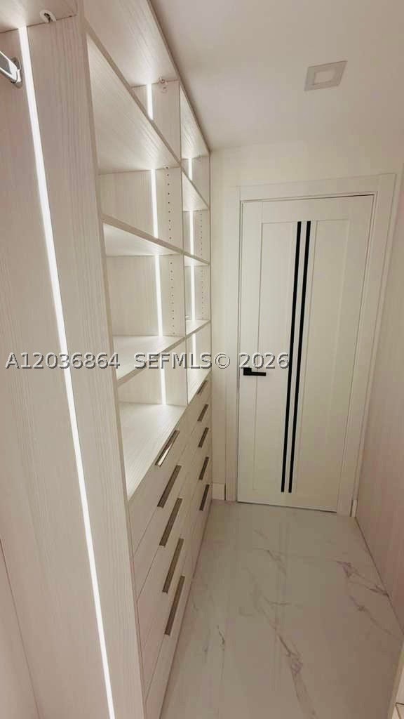 WINSTON TOWER 300 CONDO - Residential Lease