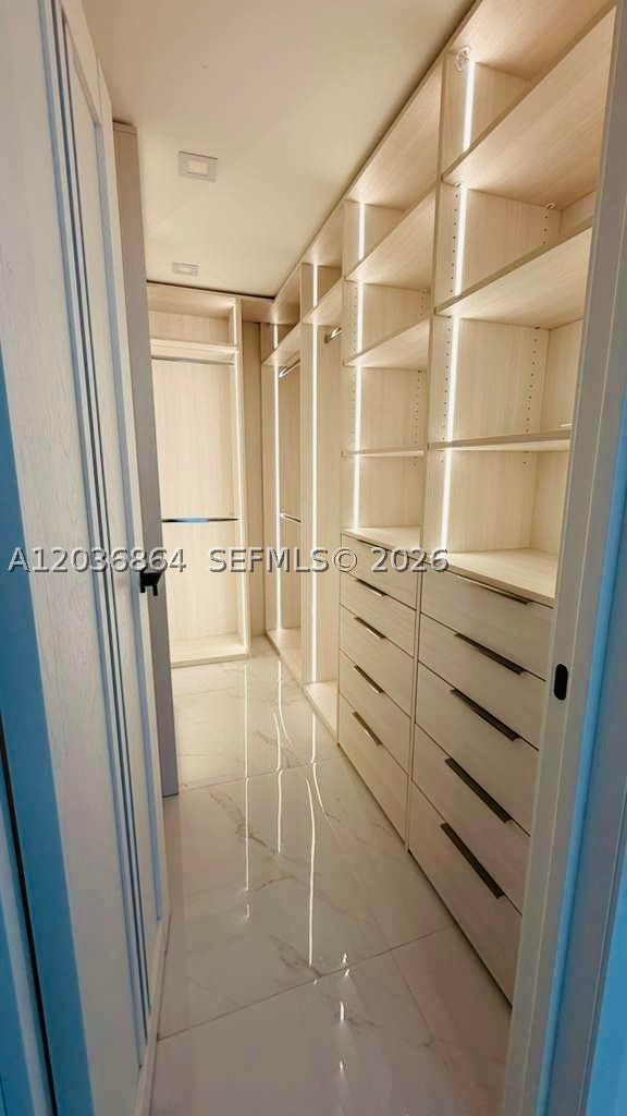 WINSTON TOWER 300 CONDO - Residential Lease