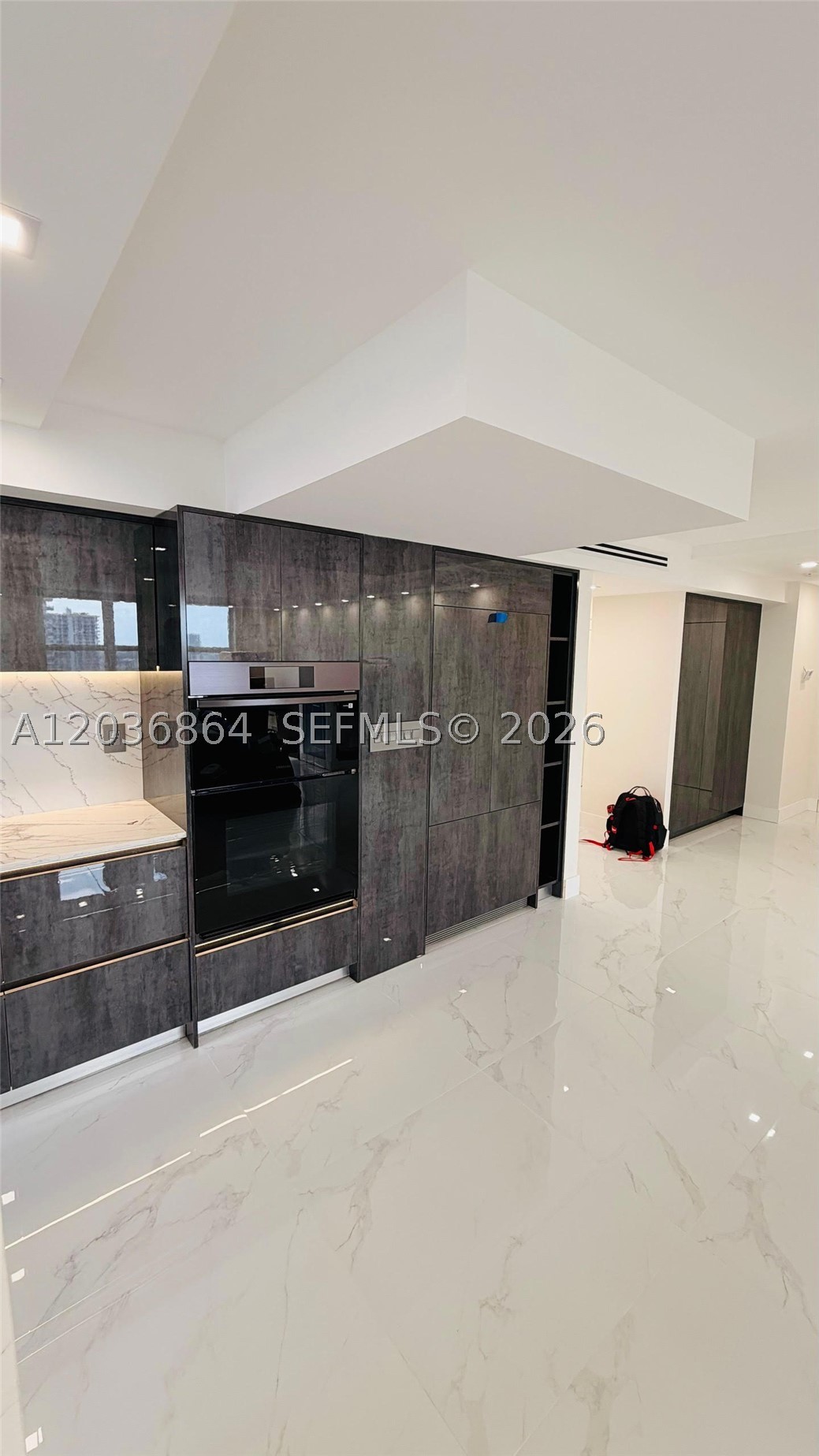 WINSTON TOWER 300 CONDO - Residential Lease