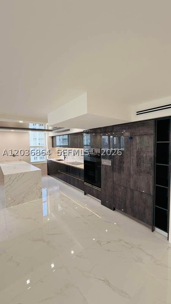 WINSTON TOWER 300 CONDO - Residential Lease