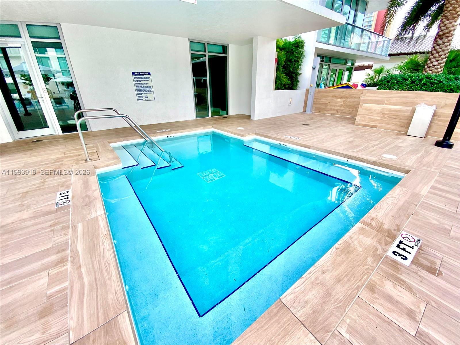 PARQUE TOWERS CONDO - Residential