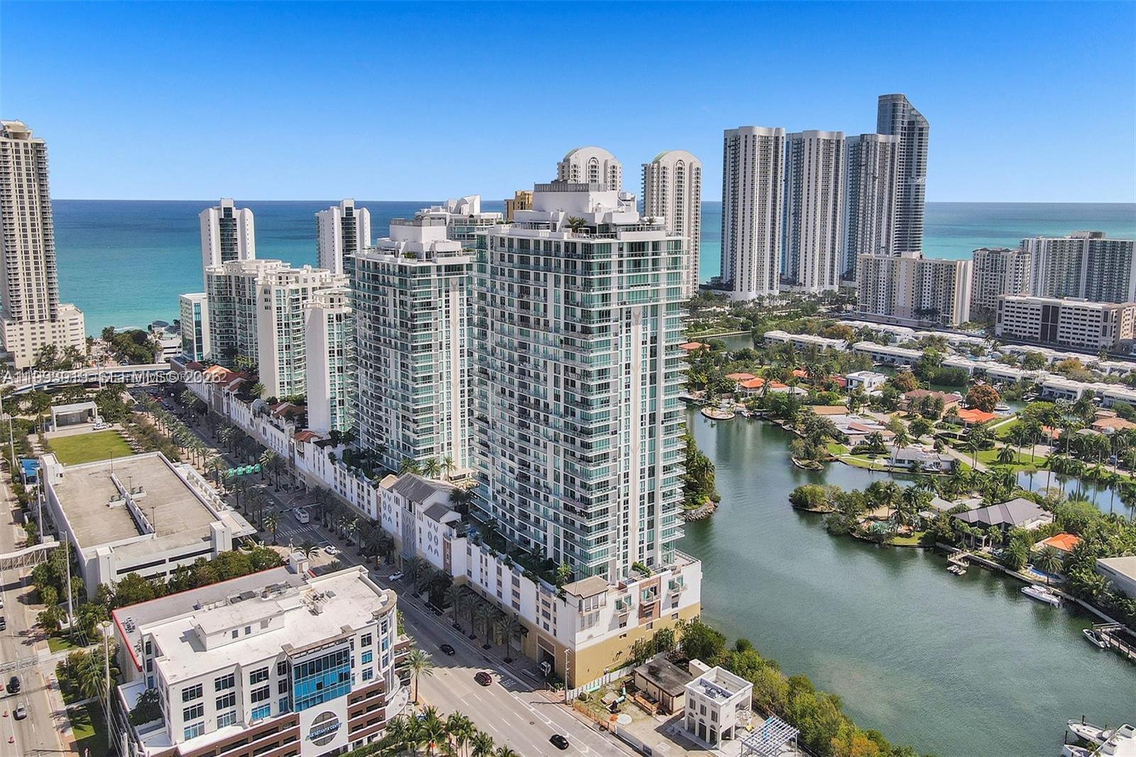 PARQUE TOWERS CONDO - Residential