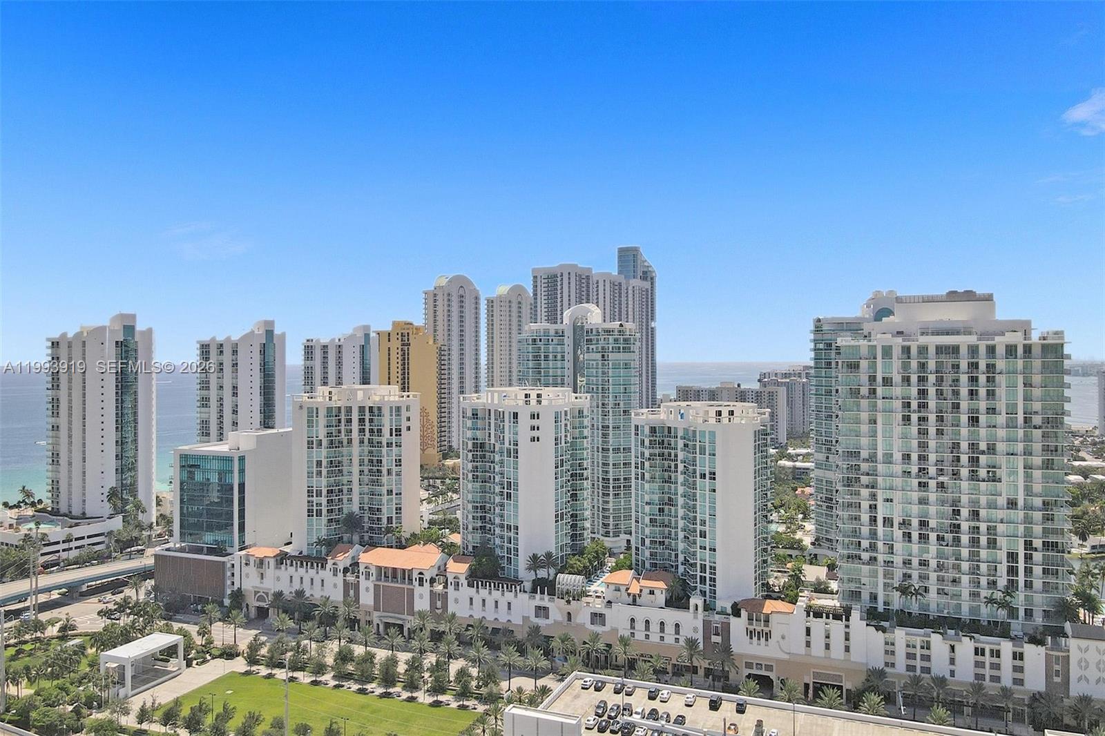 PARQUE TOWERS CONDO - Residential