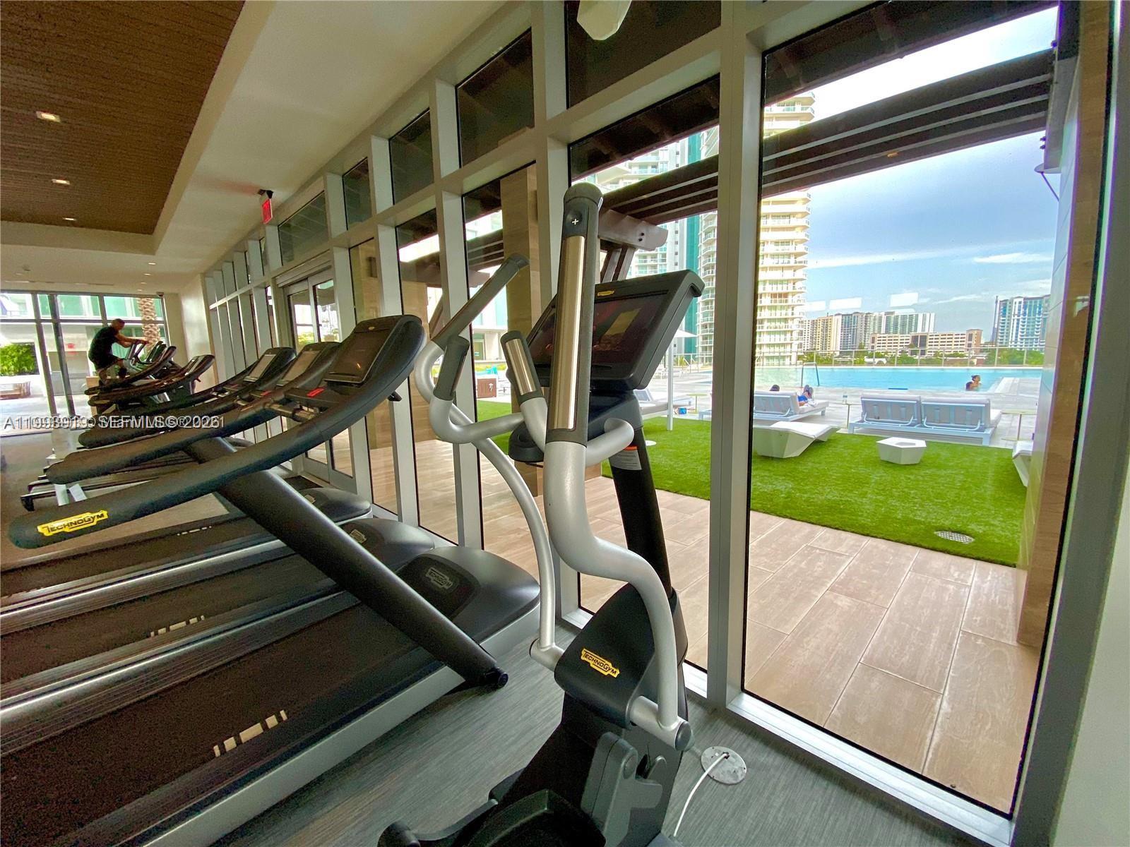 PARQUE TOWERS CONDO - Residential