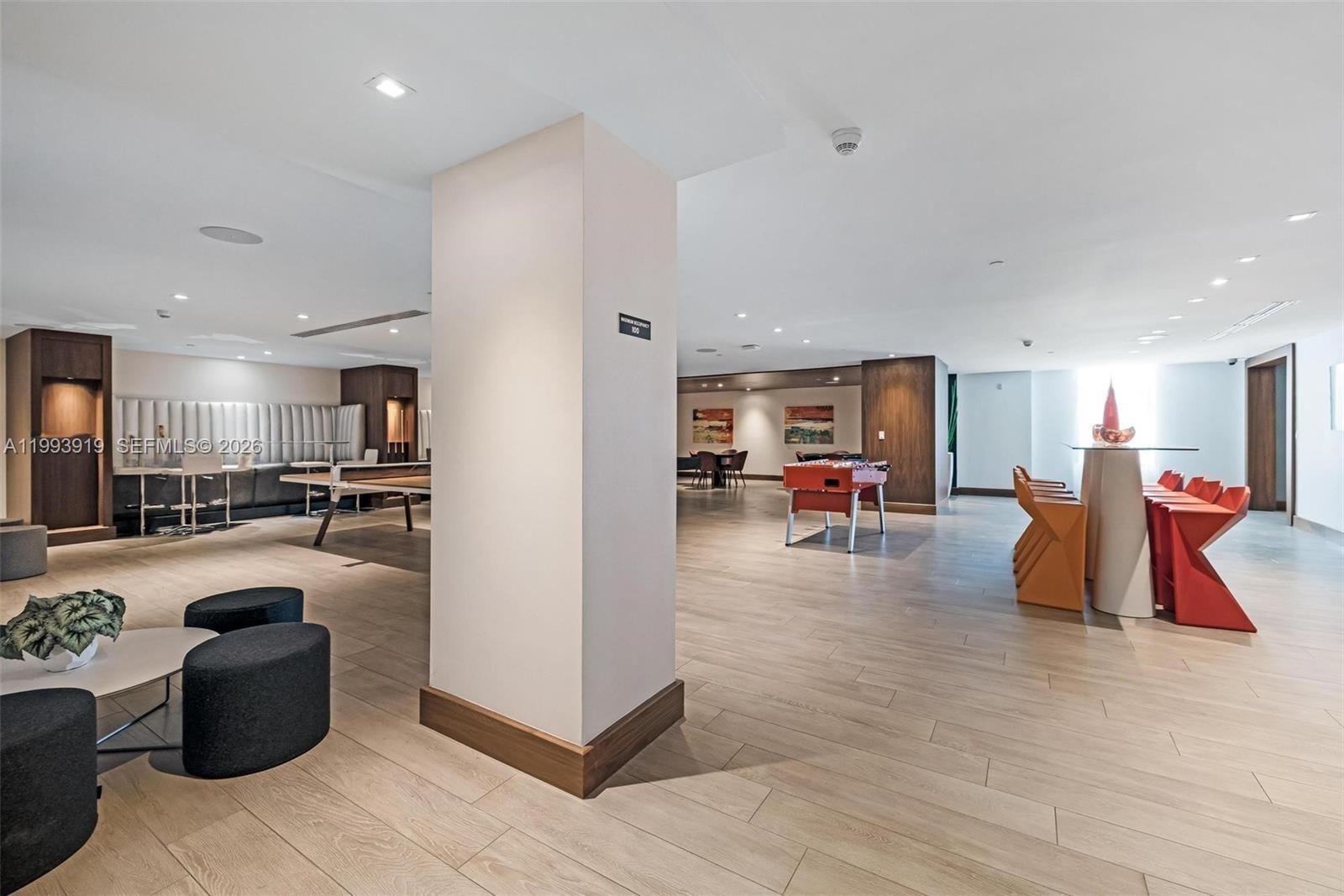 PARQUE TOWERS CONDO - Residential