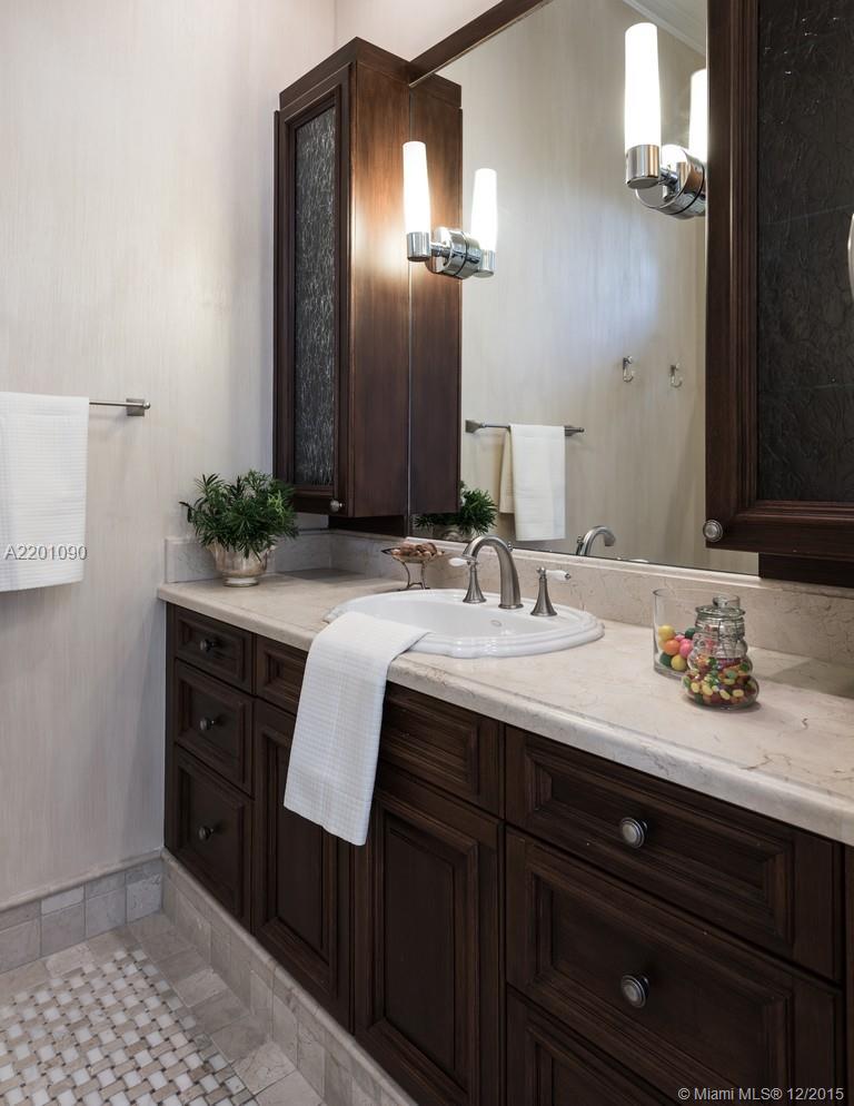 ISLAND ESTATES - Residential