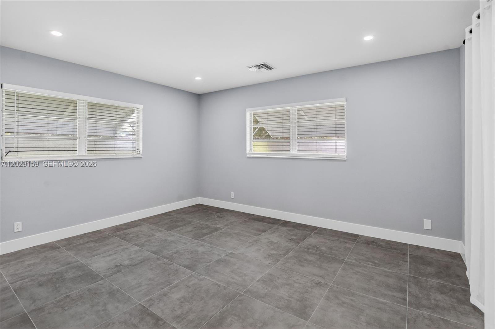 COVE 5TH SEC - Residential Lease