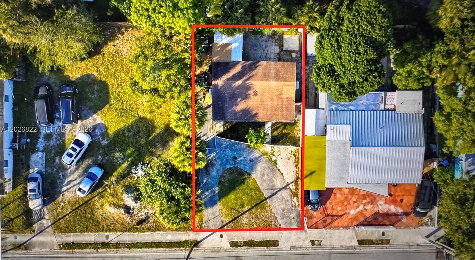Investor Special – Multifamily Deal in Prime Fort Lauderdale Location 
Multifamily value-add opportunity in Fort Lauderdale (Riverside Park) — just minutes to Downtown, Las Olas, and the beach.Zoned RD-15 (Residential Duplex) — legally a duplex and previously income-producing. Currently configured as a single-family, offering immediate upside to reposition back to a duplex or maximize rental income.
Strong rental corridor with proven income history?. One FPL meter + two electrical panels already in place?. Flexible investment strategy: flip, rent, or hold long-term?. High-demand location = fast tenant placement
Perfect for CASH investors looking for small multifamily exposure with upside.
Sold AS-IS — Buyer to verify zoning, use, and permitting, 
Opportunities like this move FAST — act now before it’s gone.