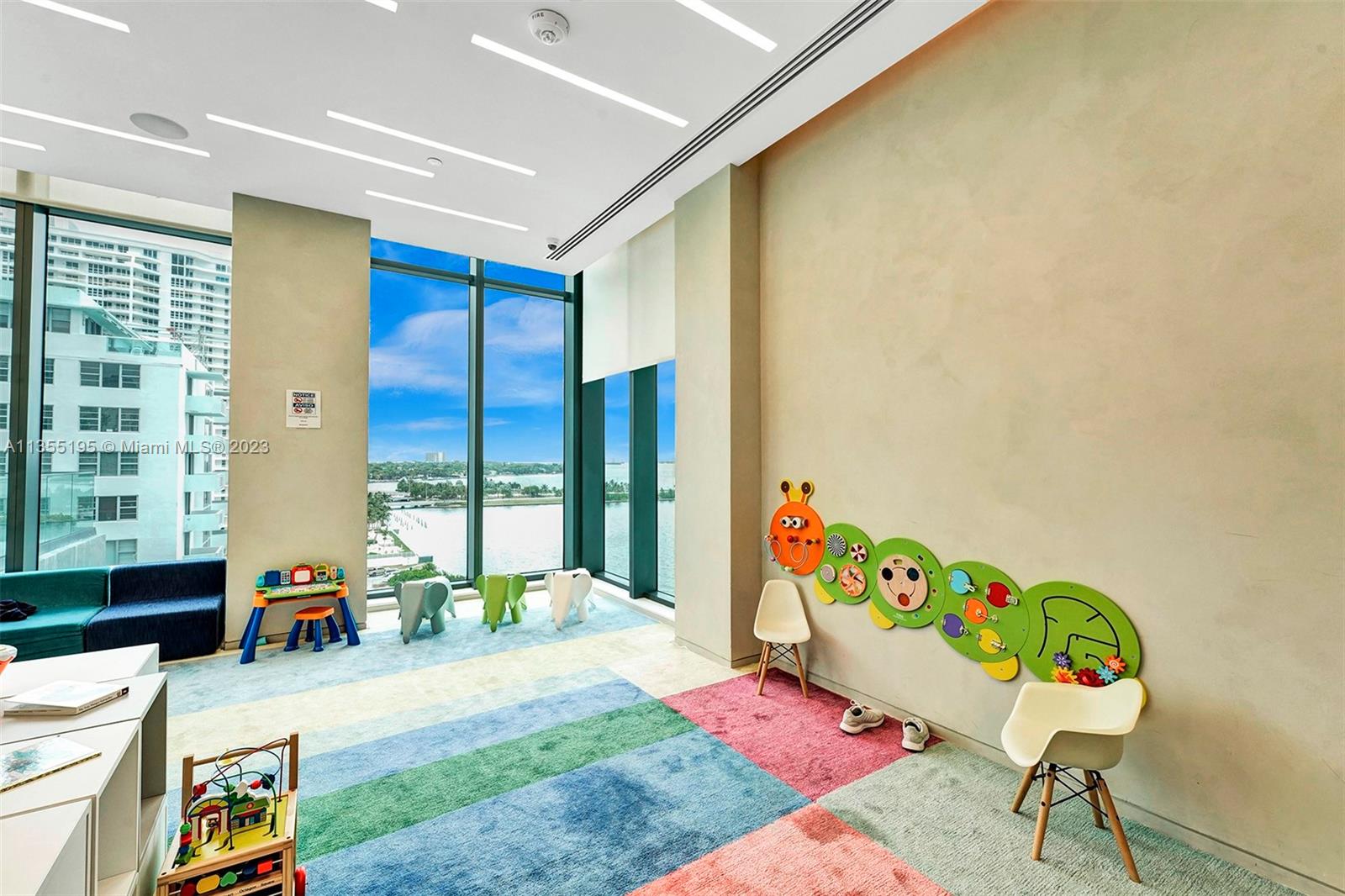 ONE PARAISO CONDO - Residential