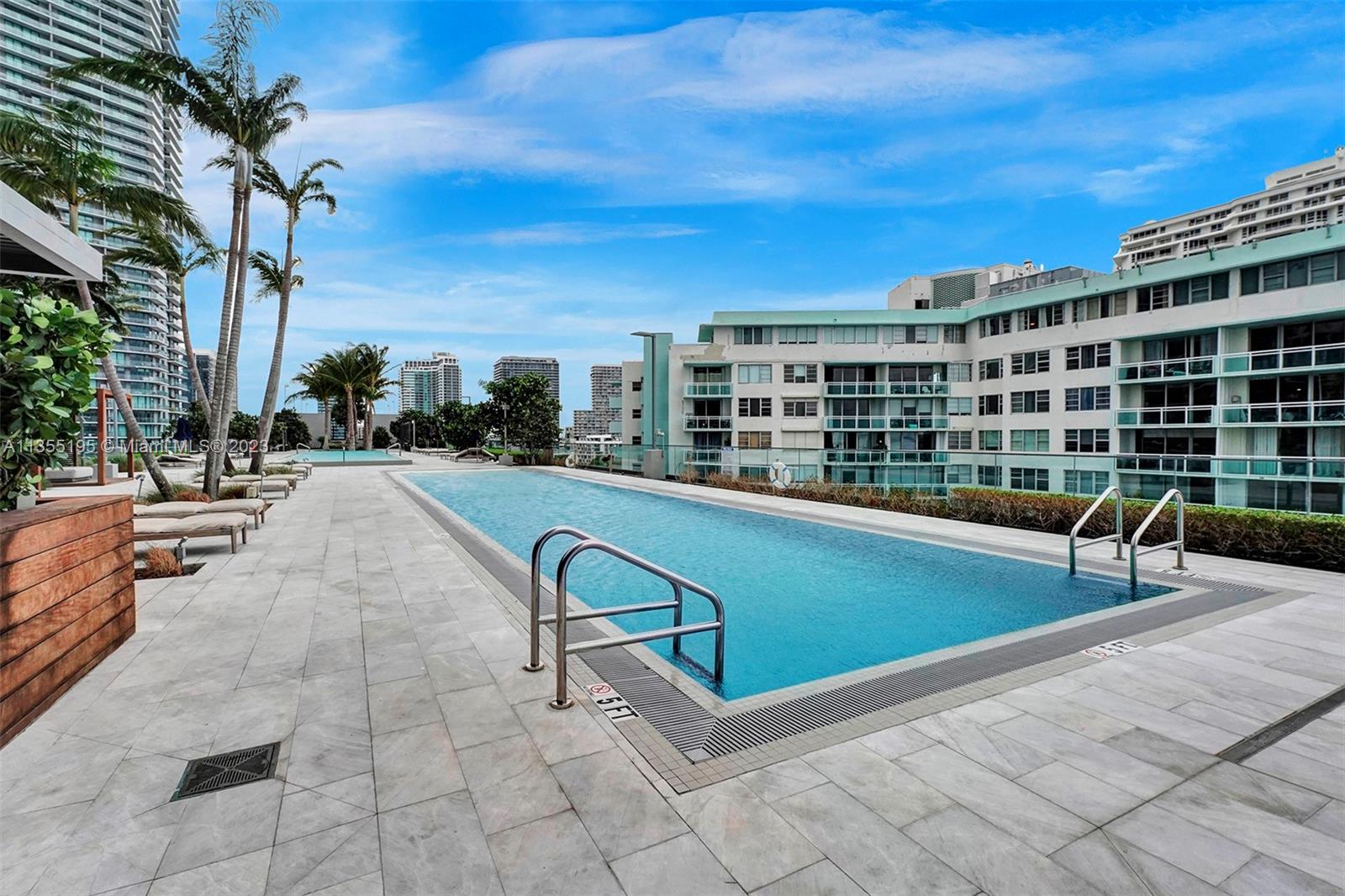 ONE PARAISO CONDO - Residential