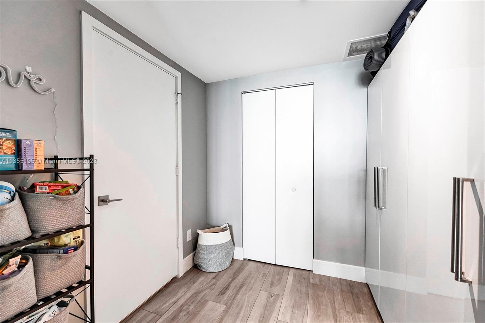 ONE PARAISO CONDO - Residential