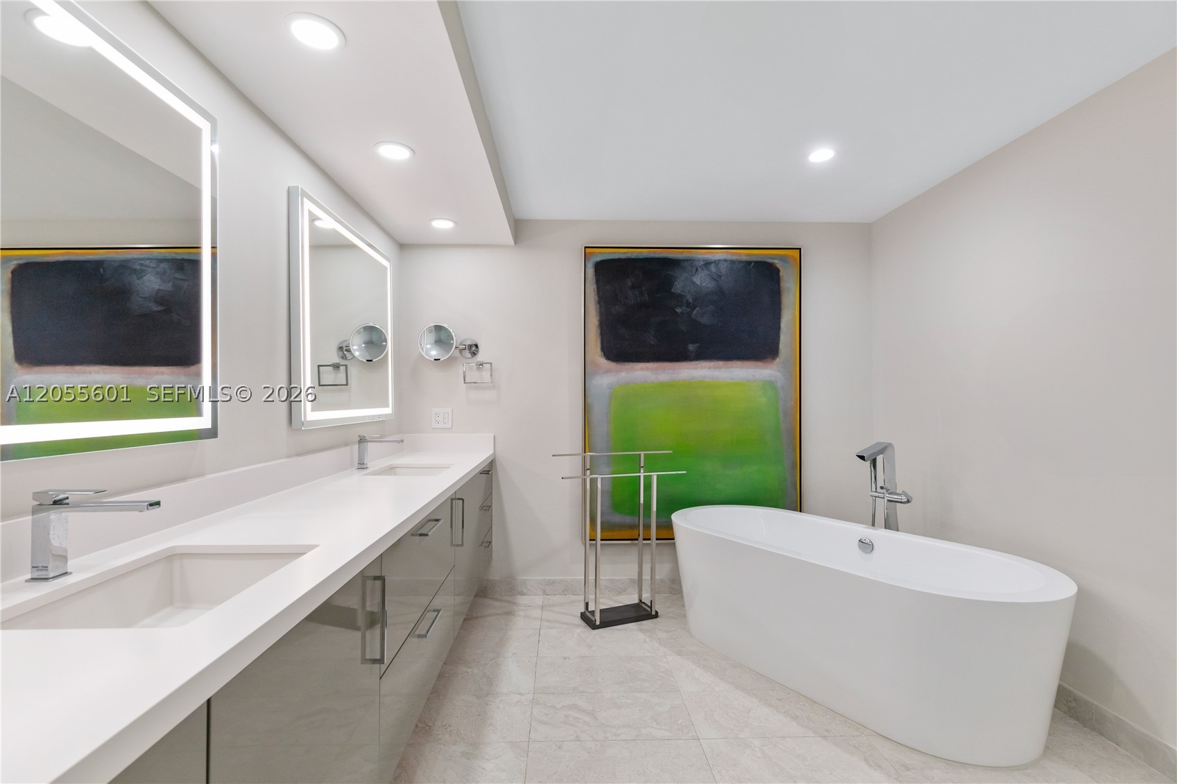 ARIA ON THE BAY CONDO - Residential