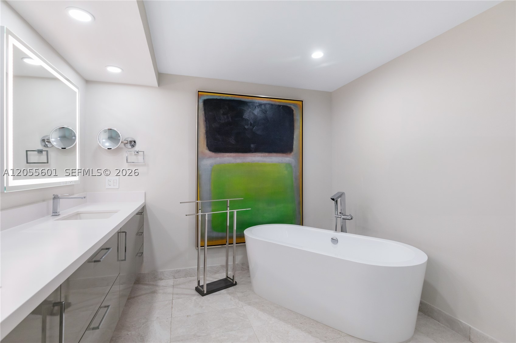 ARIA ON THE BAY CONDO - Residential